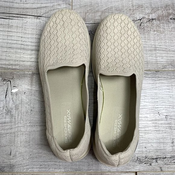 Skechers Womens Cream GOGA MAX Slip On Sneaker Size 9.5 Gen 5 Knit NEW - Picture 6 of 10